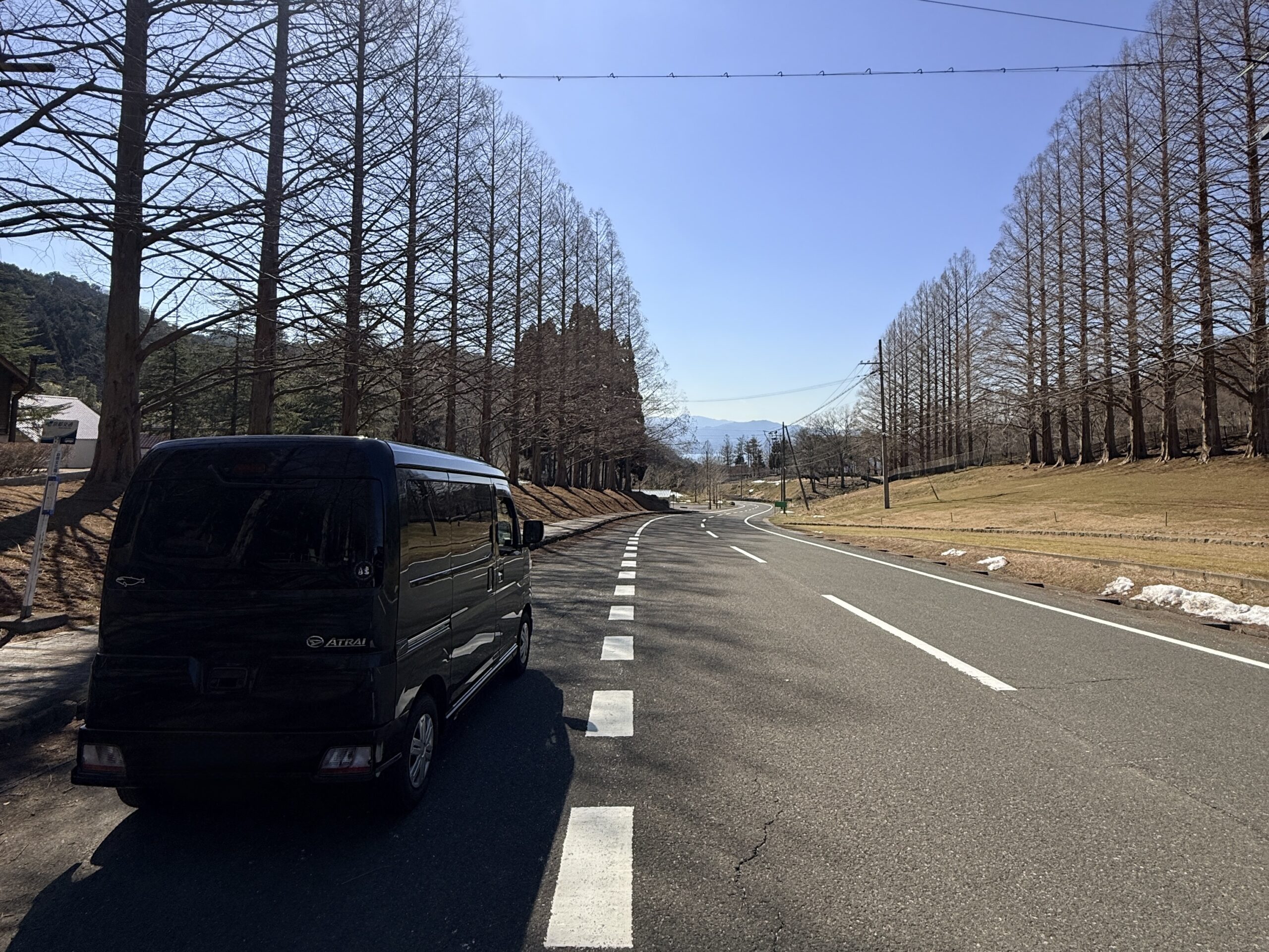 京都府舞鶴市メタセコイヤ並木道とダイハツアトレー
